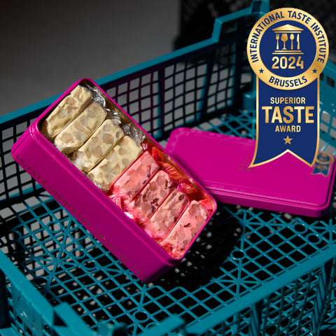 Berry Bounty Nougat Collection (16PCs) 紅莓果仁及果仁鳥結糖禮盒  (16 件) T08